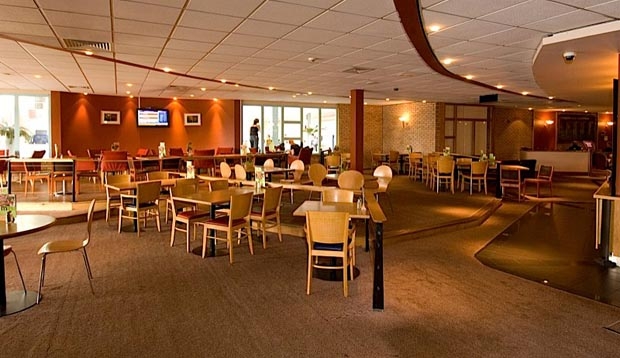 Restaurant area at Premier Inn Hotel Cardiff (Roath)