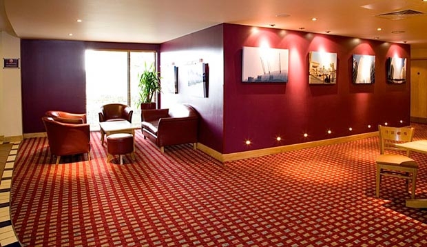 Restaurant area at Premier Inn London Docklands (Excel)