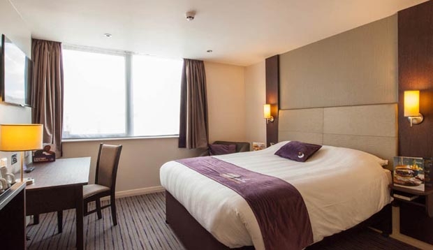 Double room at Premier Inn London Hendon (The Hyde) hotel