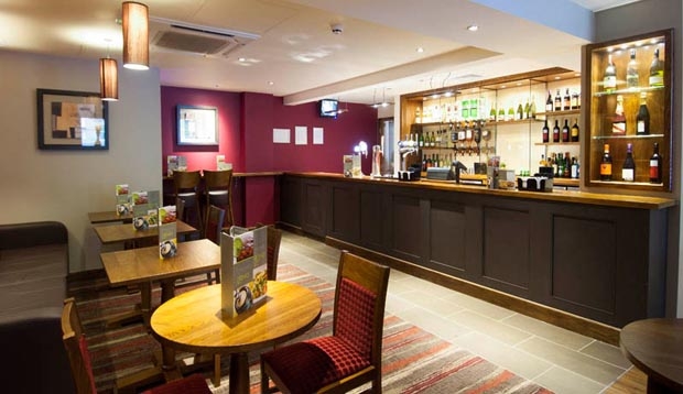 Bar at Premier Inn London Richmond