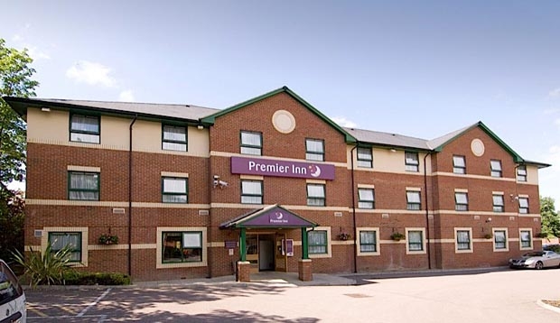 http://www.premierinn.com/content/dam/pi/websites/hotelimages/gb/en/W/WATTGI/358x620xWATTGI,P201.jpg.piimage.thumbnail.620.358.jpg.pagespeed.ic.c8ZkZCg3TA.jpg