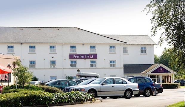 Exterior of Premier Inn Hotel Cheltenham Central