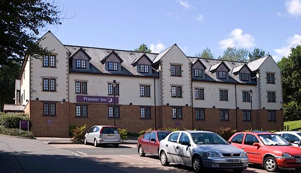 Exterior at Premier Inn Glasgow (Bearsden) showing car park