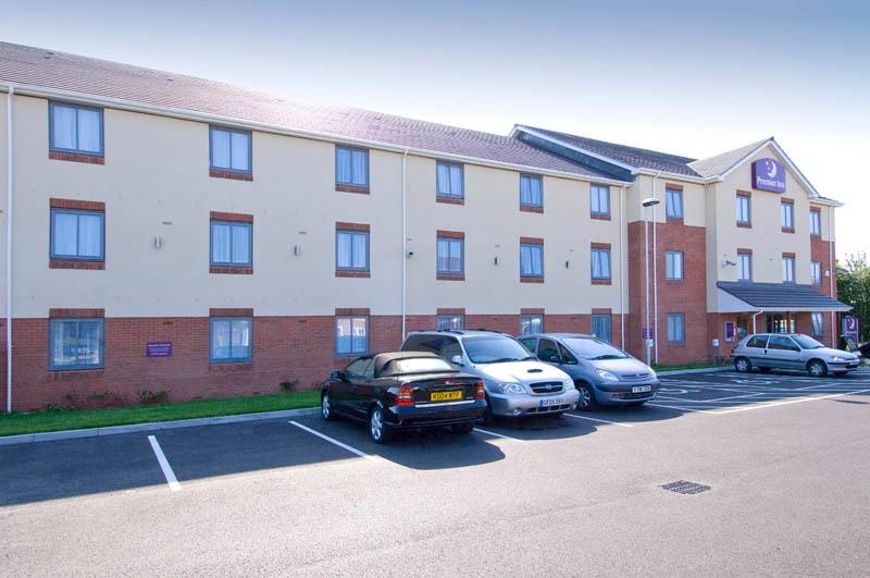 Car park and exterior at Premier Inn Herne Bay