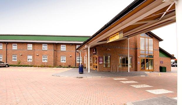Exterior at Premier Inn Hinckley