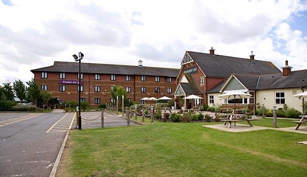 Exterior at Premier Inn Huntingdon (A1/A14)