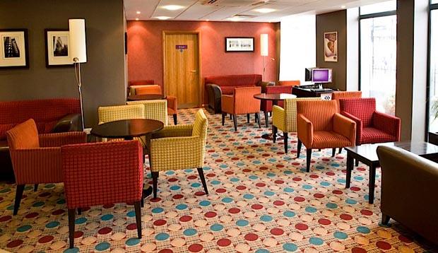 Restaurant area at Premier Inn London City (Tower Hill)