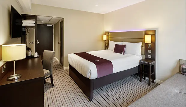 premier travel inn edinburgh