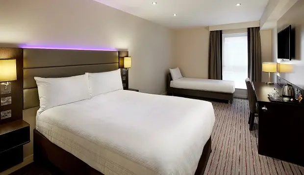 premier travel inn edinburgh