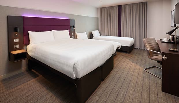 Heathrow Airport Hotels | Bath Road | Premier Inn