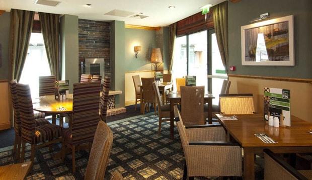 Hotels Falkirk | Book Hotels Near Falkirk North | Premier Inn