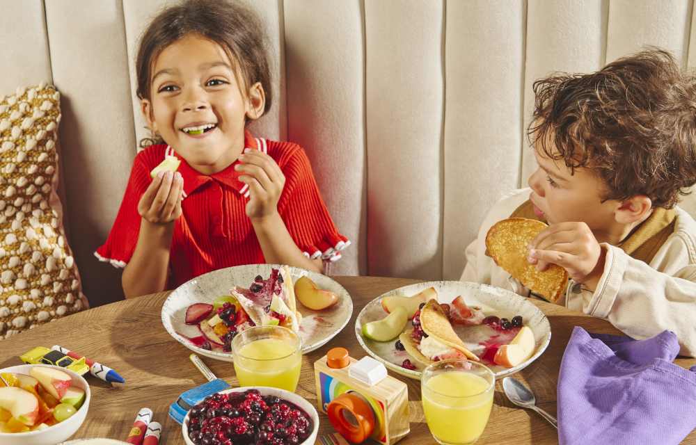Kids eat breakfast free