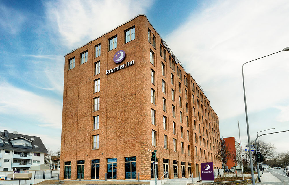 Außenansicht Premier Inn Wiesbaden City Centre