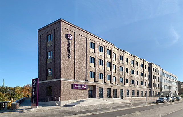 29.10.21 | Im Lübecker Zentrum in der ehemaligen Stadtwerke-Zentrale eröffnet Premier Inn sein 32. Hotel in Deutschland