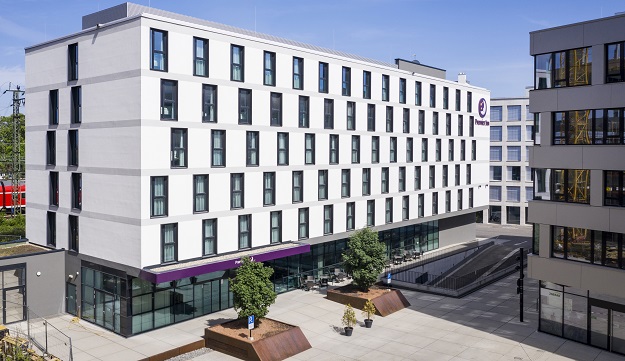 29.06.20 | Sonniges Wochenende im Premier Inn Hotel Freiburg: Für 39 Euro pro Nacht erkunden Gäste die Stadt im Drei-Länder-Eck