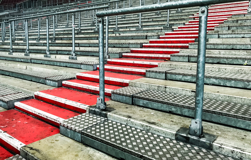 Platz zum Mitfiebern auf der Tribüne