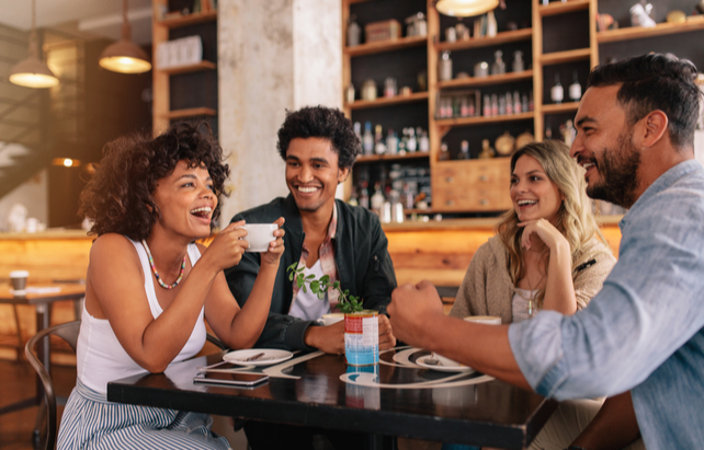 Freunde im Restaurant