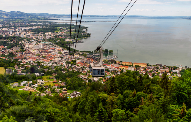 Aussicht auf Bregenz und den Bodensee von der Pfänderbahn