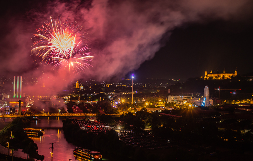Volksfest Feuerwerk über Würzburg