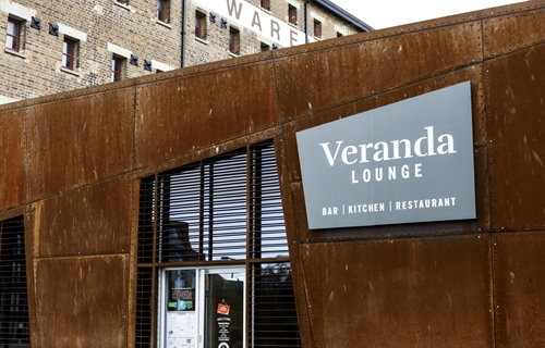 Veranda Lounge
