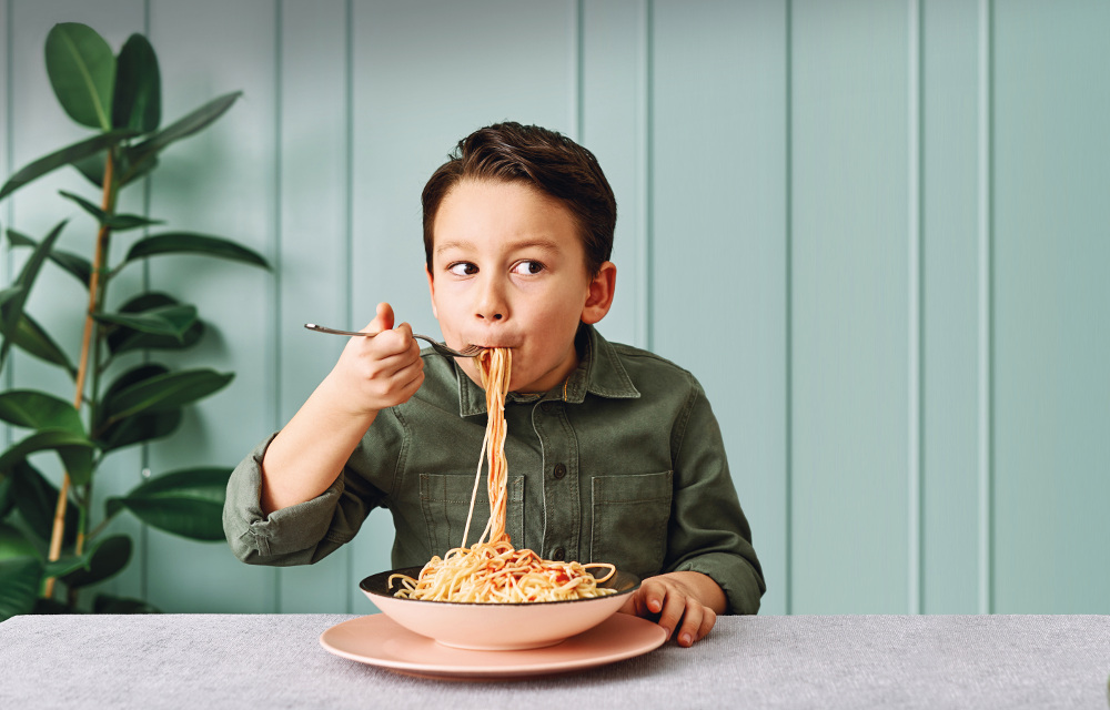 Kids eat breakfast free