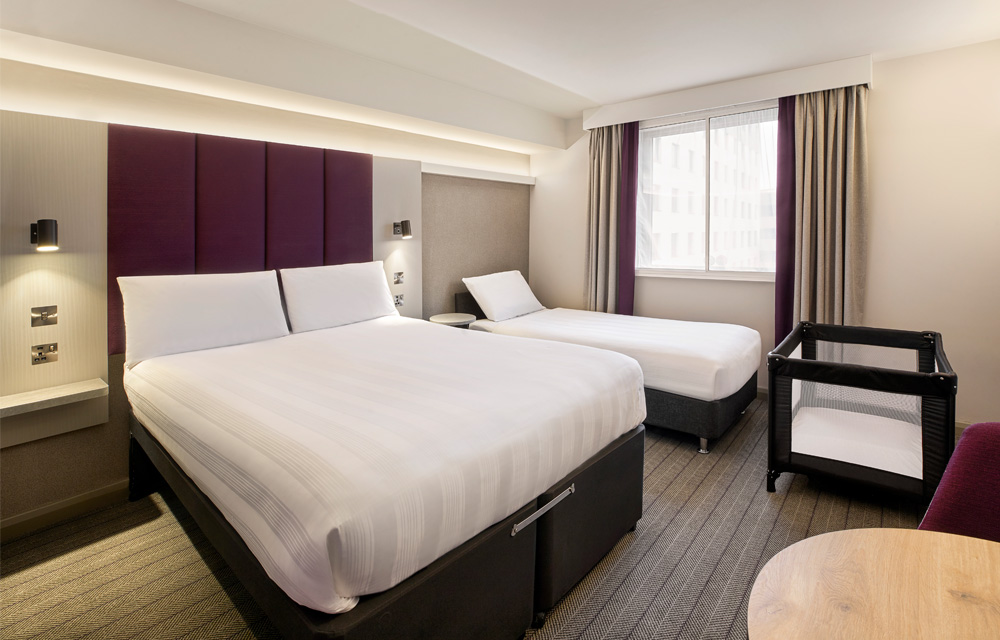 Family room with travel cot