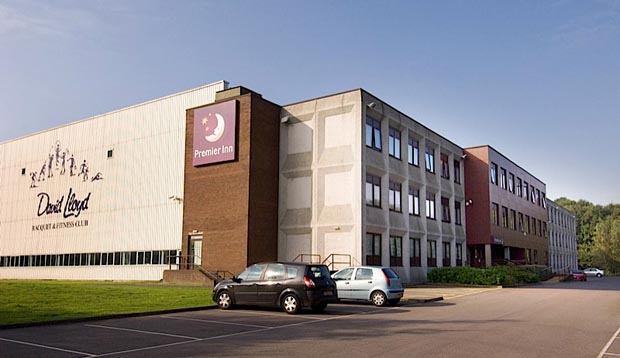 Exterior of Premier Inn Hotel Cardiff (Roath) with car park view