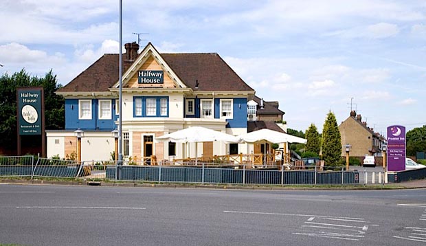 Exterior of Premier Inn Dunstable Luton