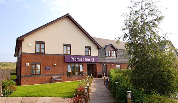 Hotel exterior at Premier Inn Evesham