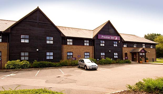 Exterior of Premier Inn Farnborough West (Southwood)