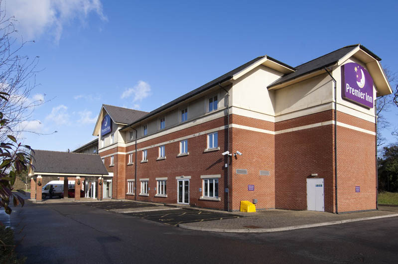 Exterior of Premier Inn Gatwick Crawley Town West
