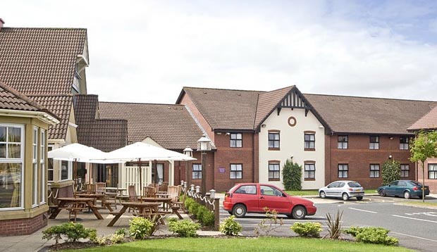 Exterior at Premier Inn Glasgow (Cambuslang/M74, J2A) showing car park