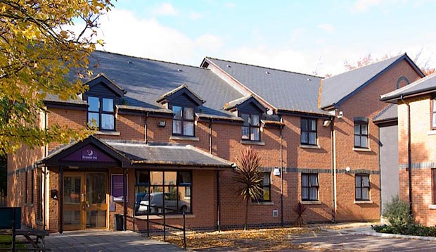 Exterior at Premier Inn Gravesend Central