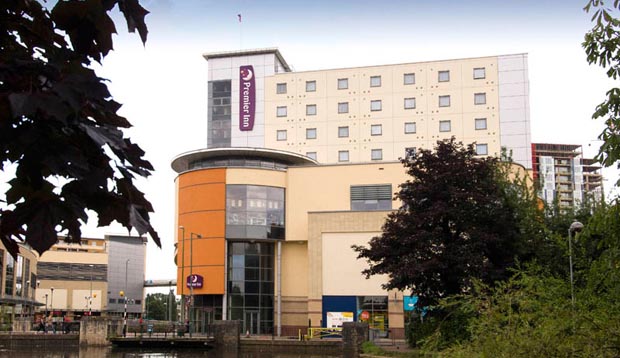 Exterior at Premier Inn Hemel Hempstead Central