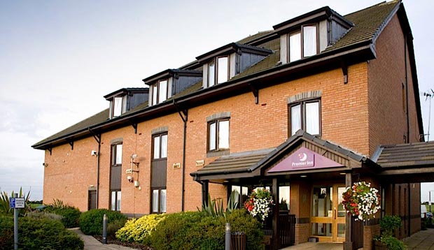 Exterior at Premier Inn London Rainham