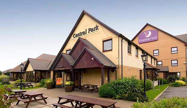 Exterior of Premier Inn Rugby North (M6 Jct1) showing restaurant
