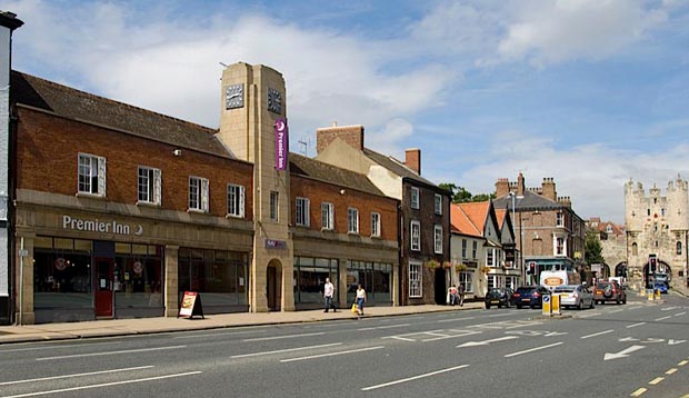 Exterior of Premier Inn York City (Blossom St North)