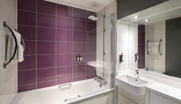 PREMIER INN CARDIFF CITY CENTRE (QUEEN STREET) HOTEL - Updated 2023 Prices  & Reviews (Wales)